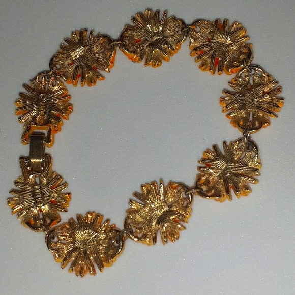VTG Signed Art Daisy Bracelet - Picture 3 of 6